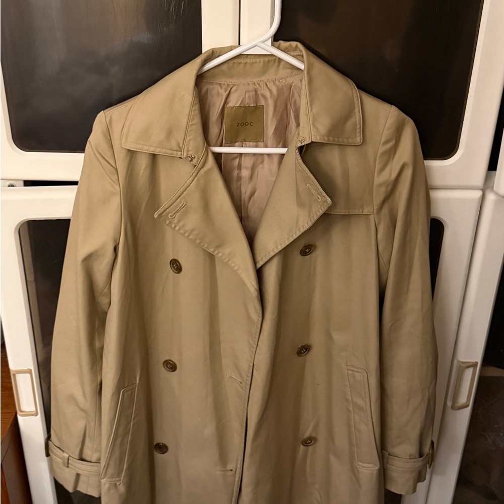 Zooc vintage Women's Tan Trench Coat